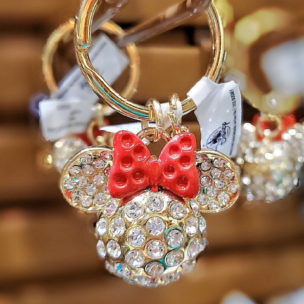 DISNEY PARKS CRYSTAL MINNIE MOUSE KEYCHAIN - Picture 1 of 4